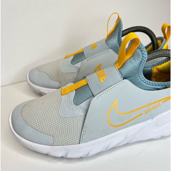 Nike Flex Runner 2 GS Big Kids Sz 6Y/Womens 7.5 DJ6038-409 Aura/Univ. Gold Nice! - Picture 7 of 15